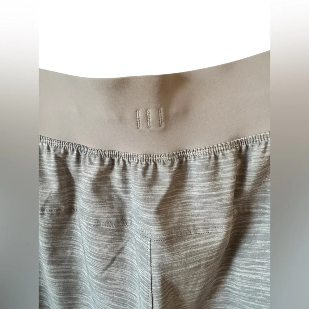 Lululemon Men’s The 9” Linerless Short Size M with Liner